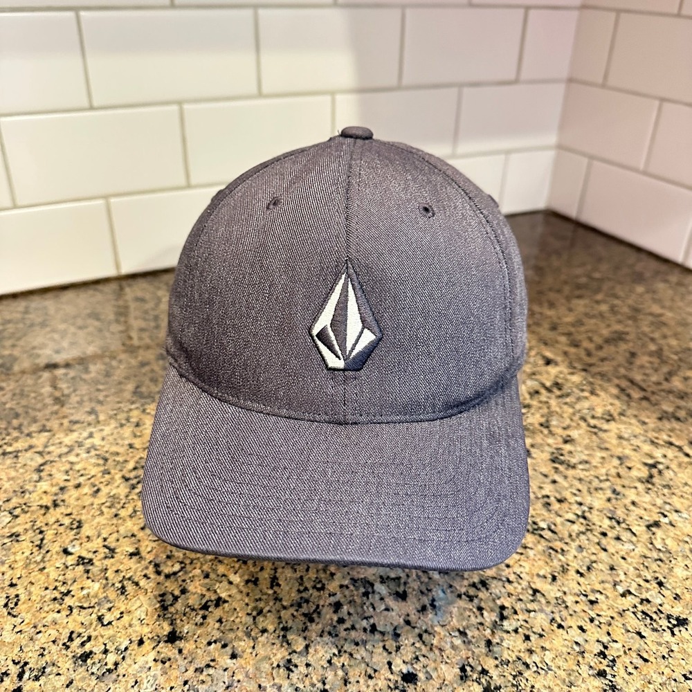 Volcom Flexfit Baseball Cap Men's S-M Grey Stretch Fitted Hat